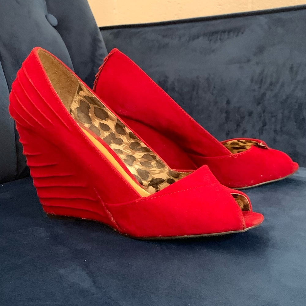 Red Wedge Pumps